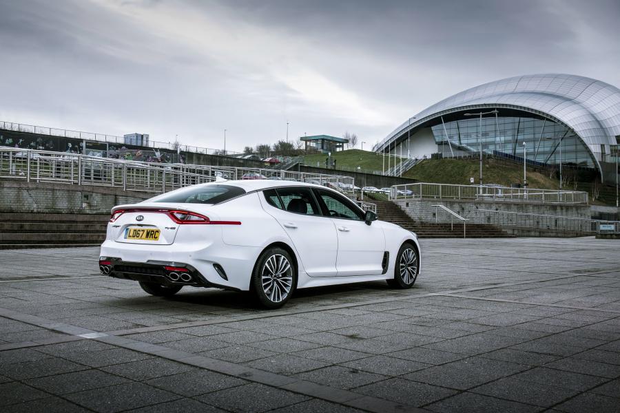  Kia Stinger GT-Line (CK) 2017 года  (UK) (фото 21 из 37)